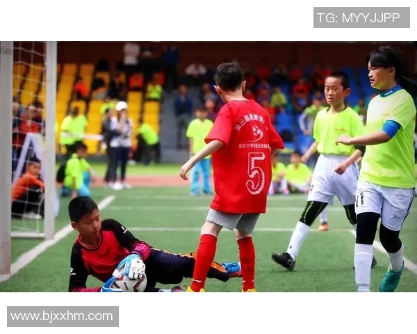 西安足球队荣登足球意识排行榜第二名展现强大实力与潜力 西安足球队荣登足球意识排行榜第二名展现强大实力与潜力