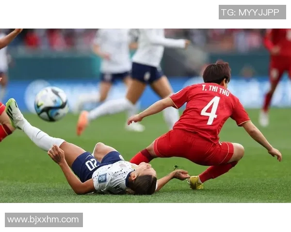 足球明星挑战极限模仿NBA经典动作展现运动魅力与风采 足球明星挑战极限模仿NBA经典动作展现运动魅力与风采