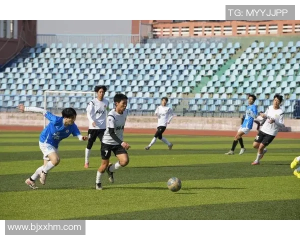全国锦标赛回顾：杭州足球队展现出色耐力与团队精神的精彩表现